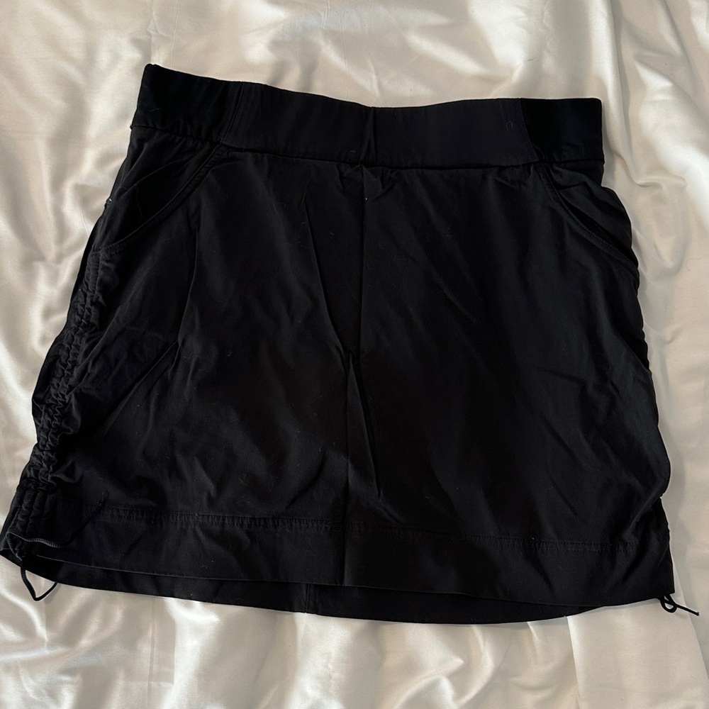 Columbia Black Omni-Shield Skirt with short liners